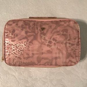 PurseN Amour Travel Case NWT!